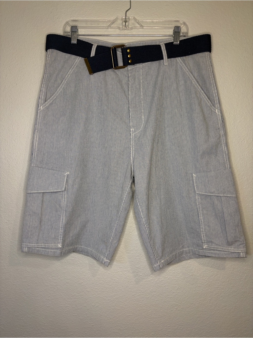Levi’s men’s railroad pinstripe cargo shorts 100% cotton with belt 36